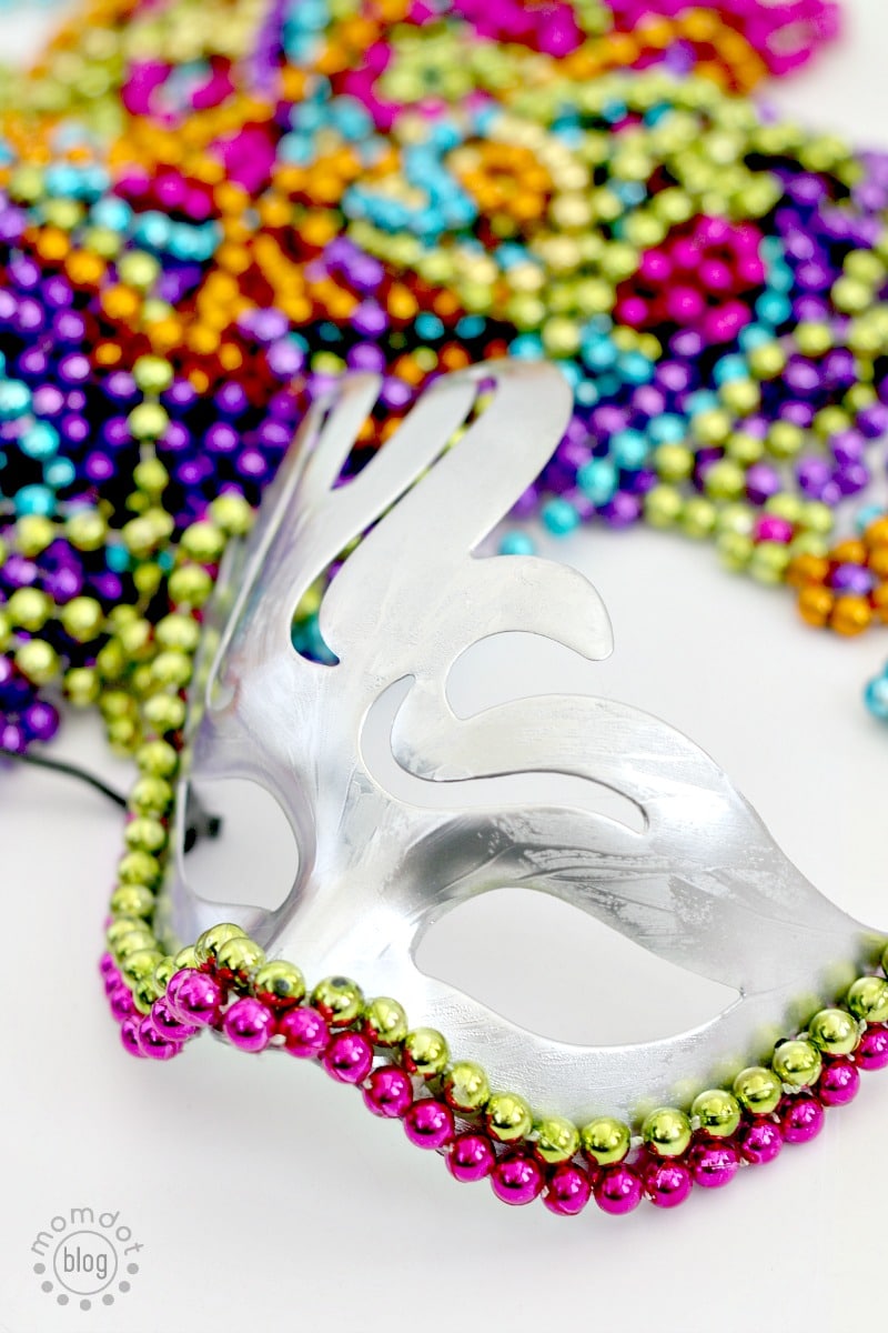 DIY Mardi Gras Mask diy-mardi-gras-mask