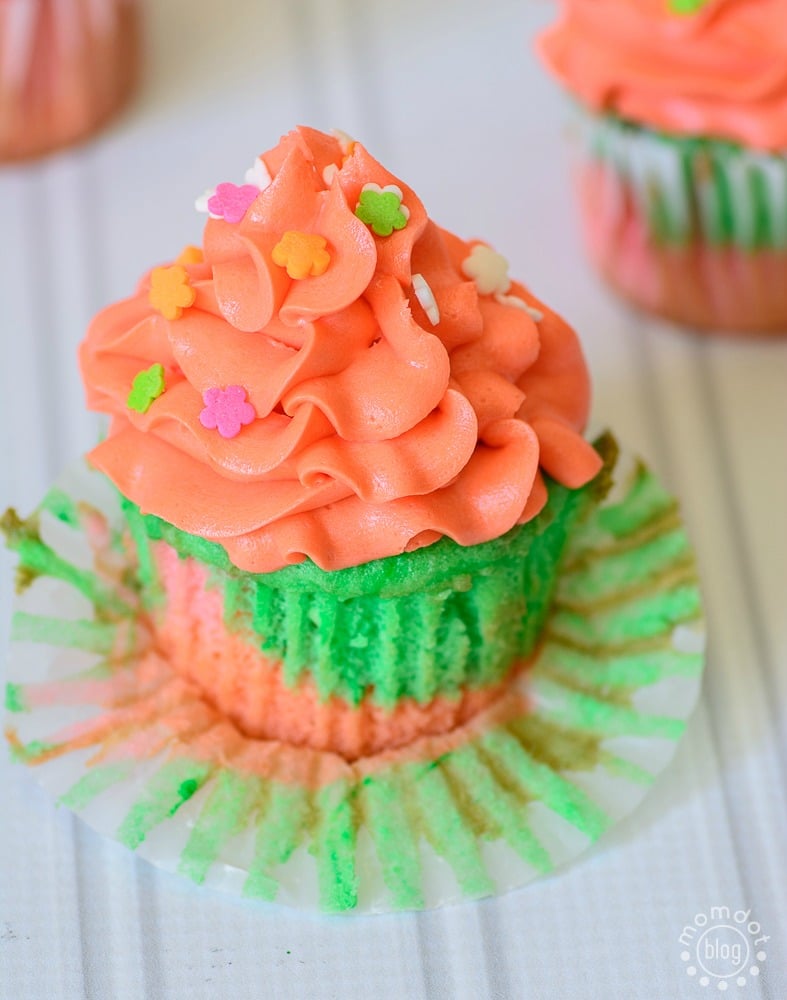 how to make tie dye and camo cupcakes, perfect for a fun exciting party