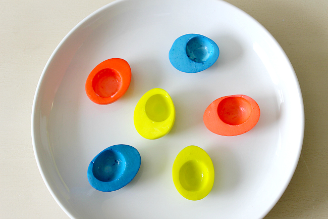 dying-deviled-eggs