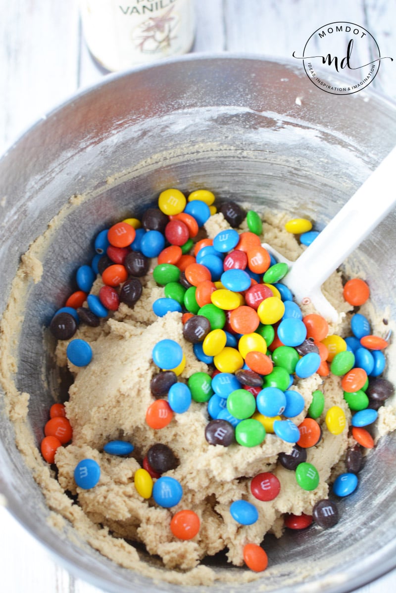 how to make M&M cookies