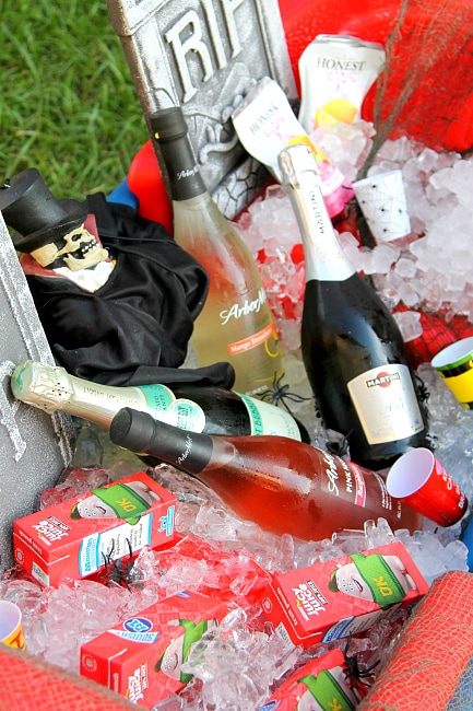 Halloween Party Drinking Station with a Wagon Tutorial | Halloween Party | Drinking Station Fun