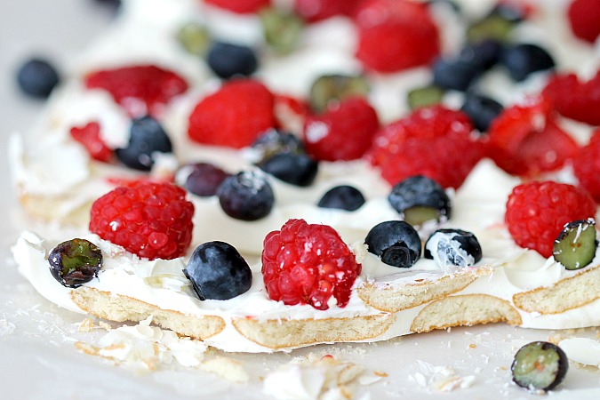 Berry Bark with Fresh Fruit and White Chocolate, easy 5 minute recipe