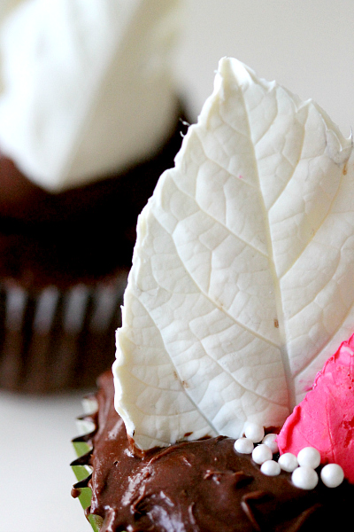 chocolate leaf decoration how to tutorial