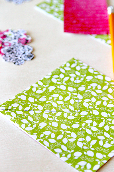 DIY Pencil Topper Pinwheels, add a "You Blow me Away" note and it becomes a great no candy valentine handout!
