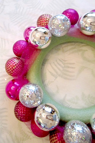 DIY Valentines Day Wreath Craft, Easy to make and customize
