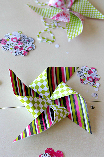 DIY Pencil Topper Pinwheels, add a "You Blow me Away" note and it becomes a great no candy valentine handout!