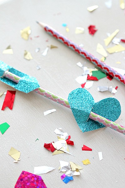 DIY Arrow Pencil Topper , Perfect for Teachers, Classroom crafts , Only need construction paper and pencils!
