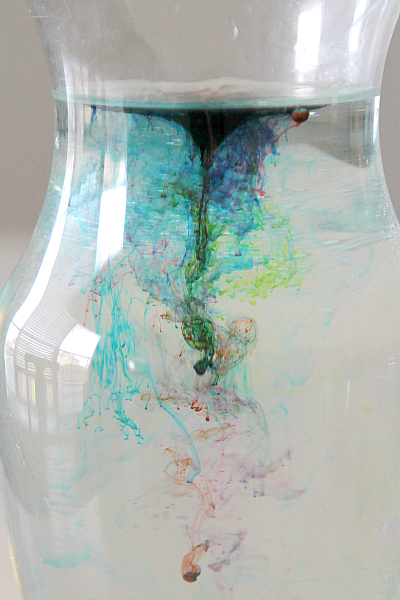 Kids Activity and Tutorial: Streaming Food coloring in oil and water