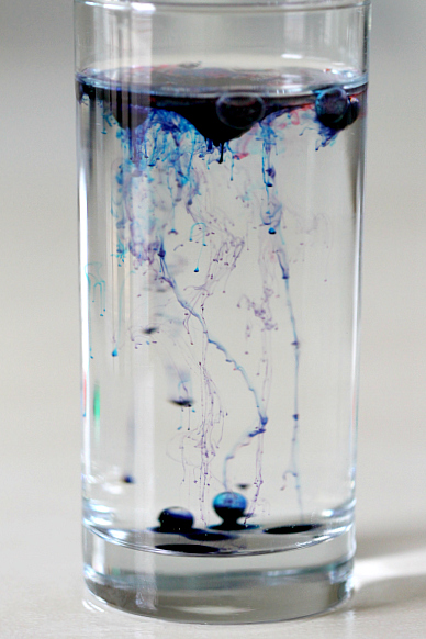 Kids Activity and Tutorial: Streaming Food coloring in oil and water