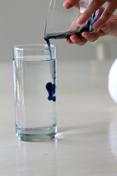 Kids Activity and Tutorial: Streaming Food coloring in oil and water
