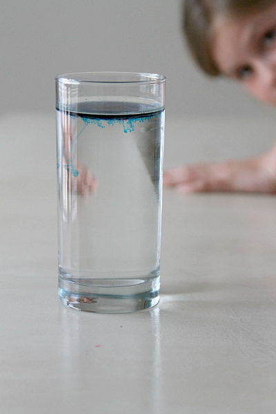 Kids Activity and Tutorial: Streaming Food coloring in oil and water