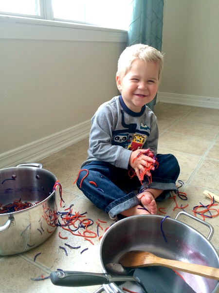 DIY Colored Spaghetti - More than food, its fun playtime for kid activities! Perfect for any age, picture tutorial by www.momdot.com