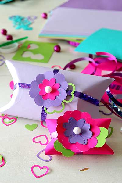 cHow to create a DIY Pill Box for Valentines day and other goodies, Crafting Blog MomDot.com
