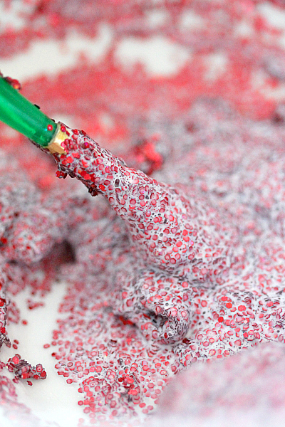 Valentines Day DIY Glitter Bowl with Modge podge and balloons