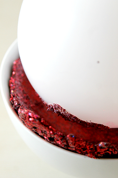 Valentines Day DIY Glitter Bowl with Modge podge and balloons