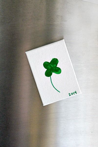 St. Patricks Day Crafting: 4 leaf clover magnets with kids