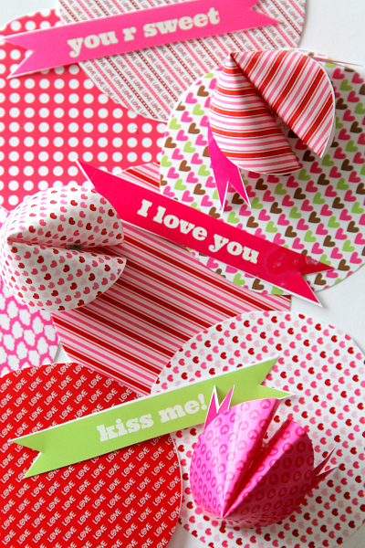 Printable Fortune Cookies, Free for Valentines Day cooking, www.momdot.com