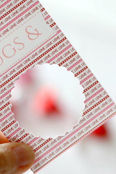 Printable Valentines Day cards for Hershey Kisses, learn more at www.momdot.com 