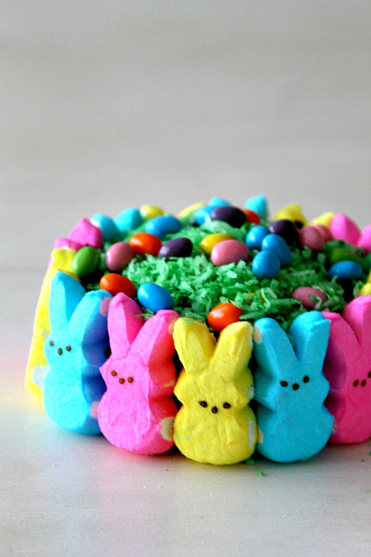 Peeps Easter Cake, #peepstreats from www.momdot.com