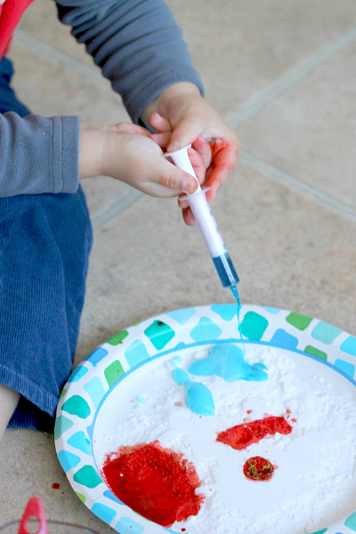 Baking Soda Kitchen Activity for Kids, www.momdot.com