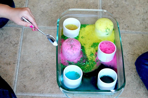 Baking Soda Kitchen Activity for Kids, www.momdot.com