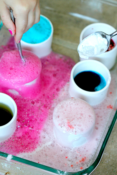 Baking Soda Kitchen Activity for Kids, www.momdot.com