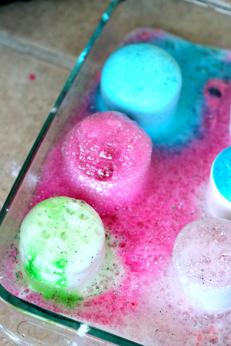 Baking Soda Kitchen Activity for Kids, www.momdot.com