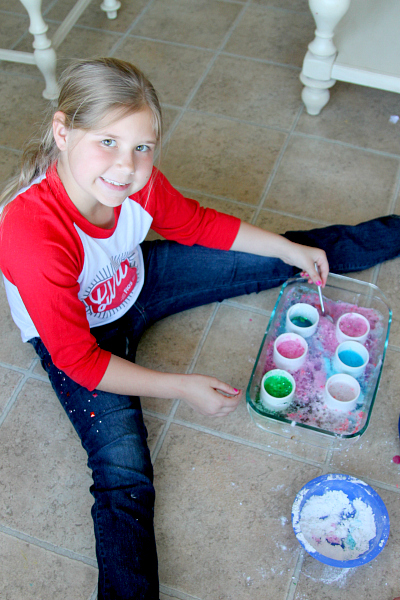 Baking Soda Kitchen Activity for Kids, www.momdot.com