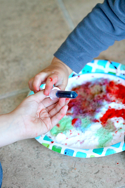 Baking Soda Kitchen Activity for Kids, www.momdot.com