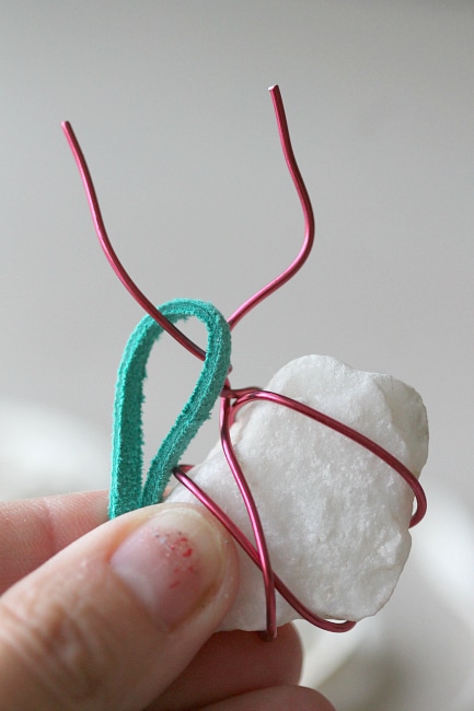 Wire Wrapped Rock Necklace for Kids, learn more from www.momdot.com