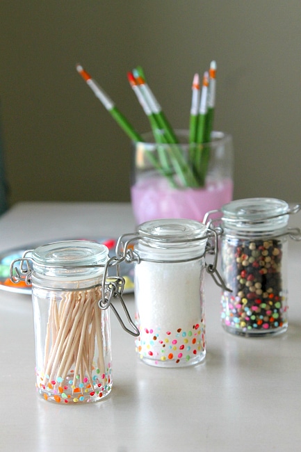 Update your Kitchen with Cuteness, DIY Spice Jar Technique . Inspiration from www.momdot.com