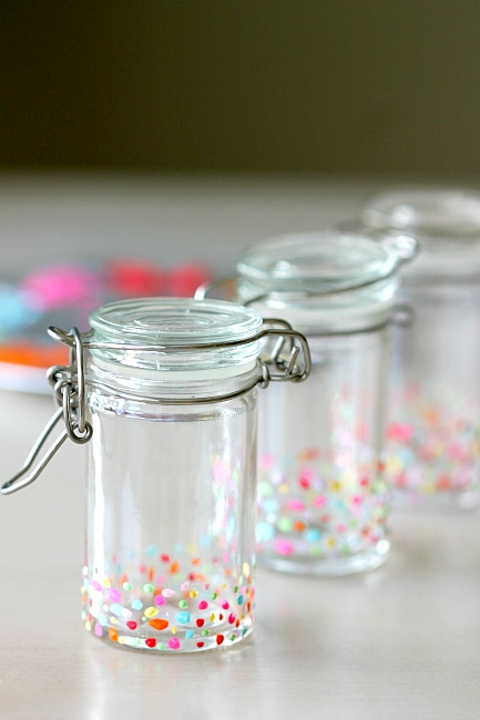 Update your Kitchen with Cuteness, DIY Spice Jar Technique . Inspiration from www.momdot.com