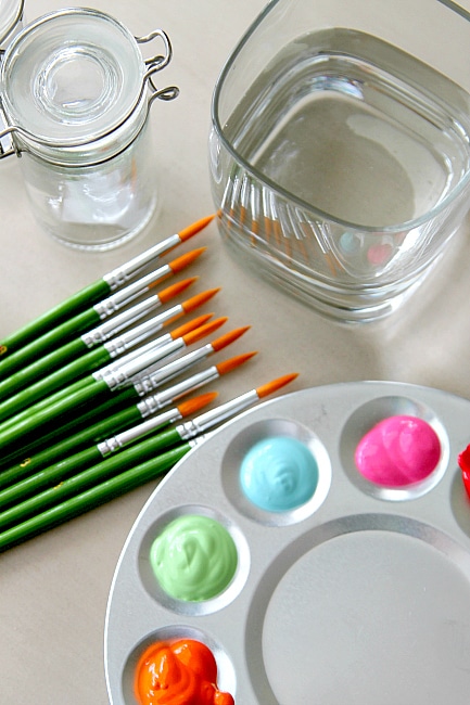 Update your Kitchen with Cuteness, DIY Spice Jar Technique . Inspiration from www.momdot.com