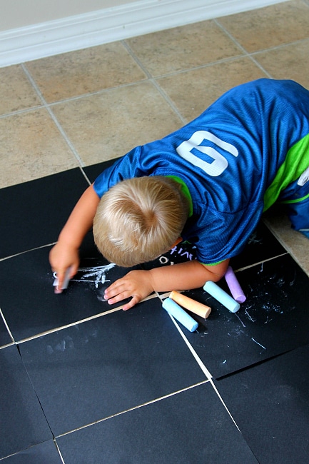 Create an Indoor Sidewalk to Chalk on, easy for kids of all ages and hours of fun! more at www.momdot.com