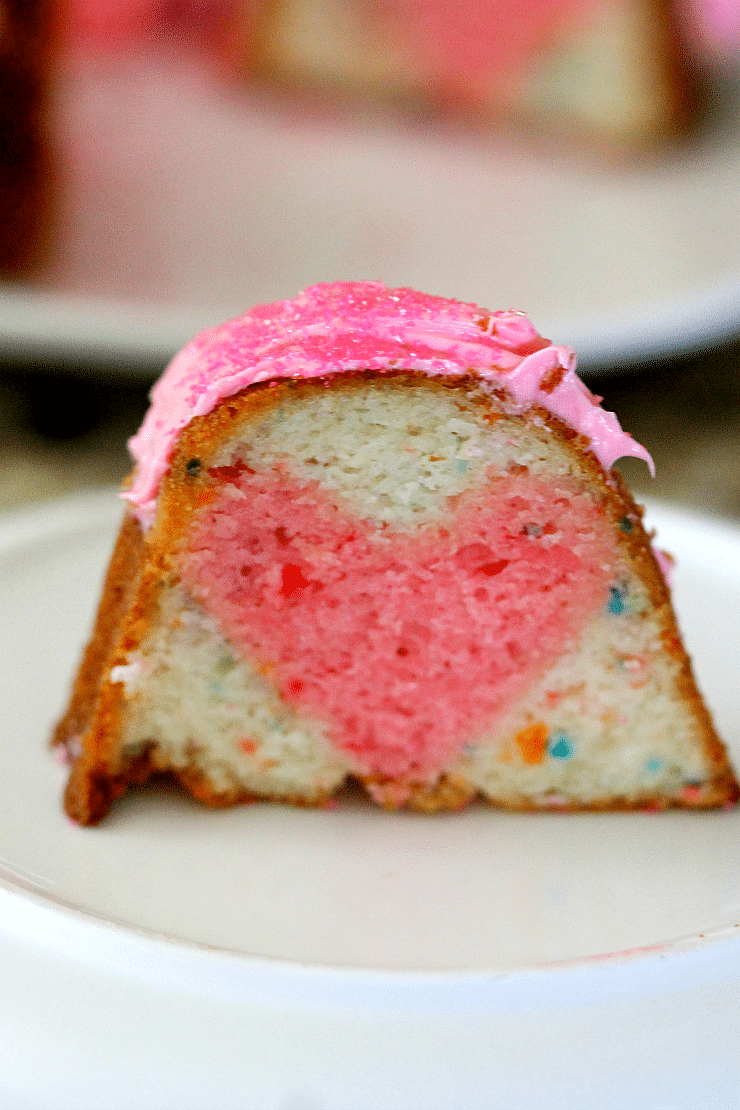 Make a cake with a little "love inside" for birthdays or gender reveal parties! Easy photo instructions will make you say WOW! I can do that!