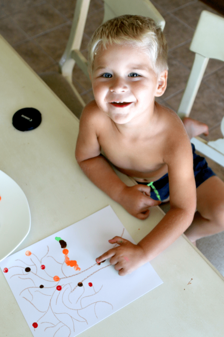 Fingerprint Tree, Perfect fall fingerpainting craft activity for kids to get messy and have fun - perfect tree every time
