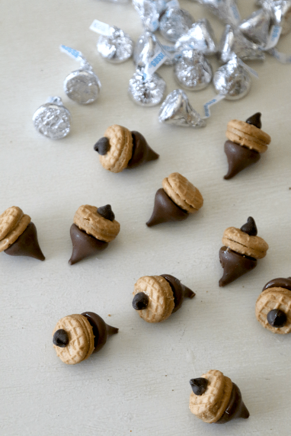 Acorn Treat Recipe with Nutter Butters and Hersheys