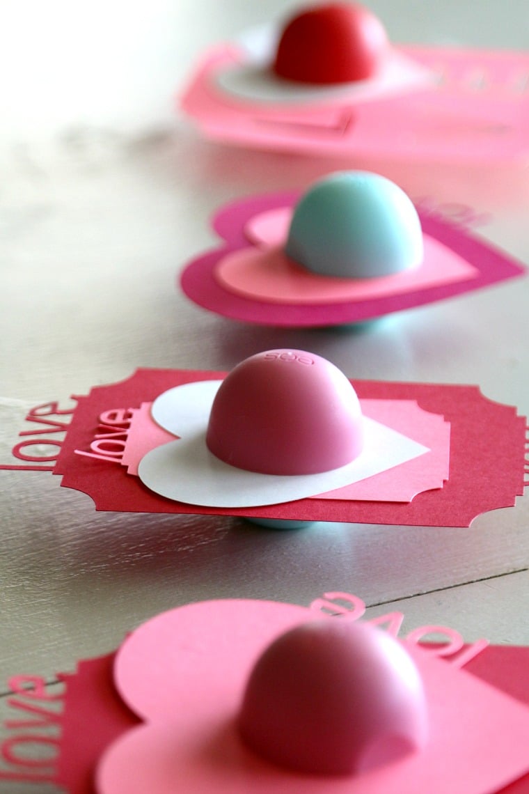DIY EOS Valentines, perfect for tweens, teens and teachers, complete with FREE printabels and Silhouette files