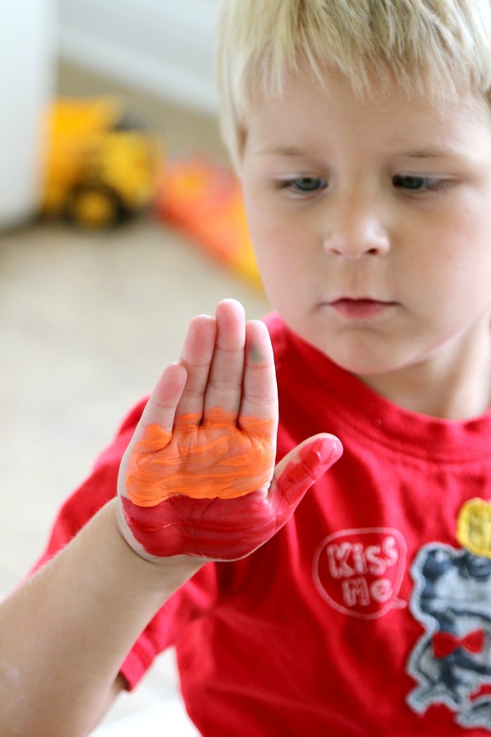 Campfire Handprint Art perfect for Preschoolers, summer and 4th of July handprint fun -Free Printable