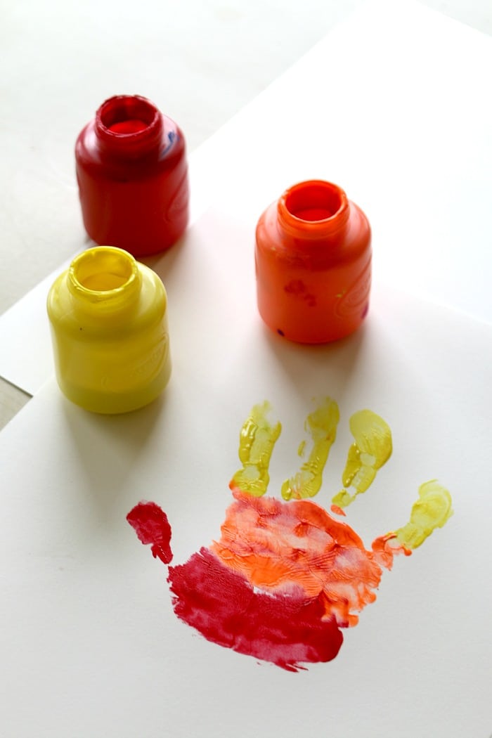 Campfire Handprint Art perfect for Preschoolers, summer and 4th of July handprint fun -Free Printable