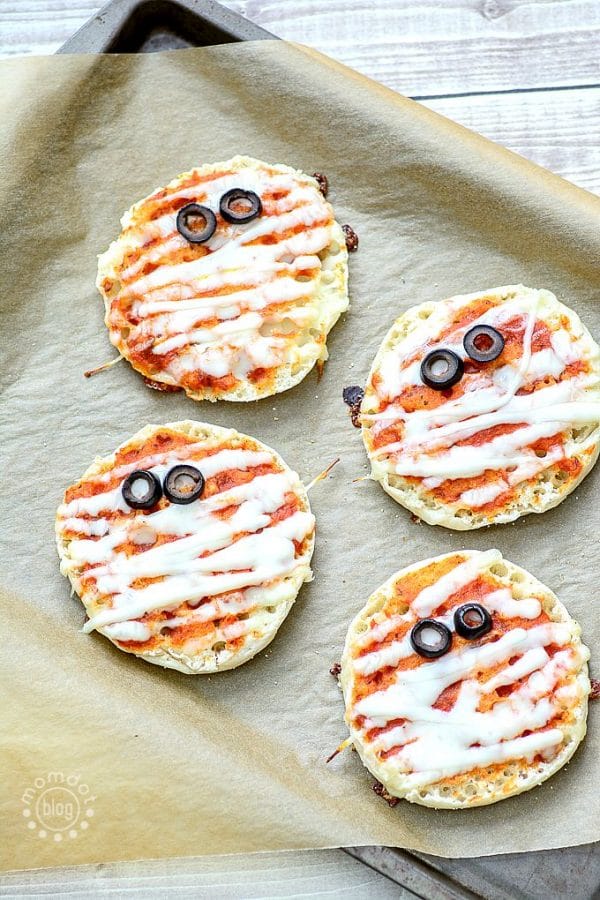 How to delight your kids with Mummy Pizza this halloween