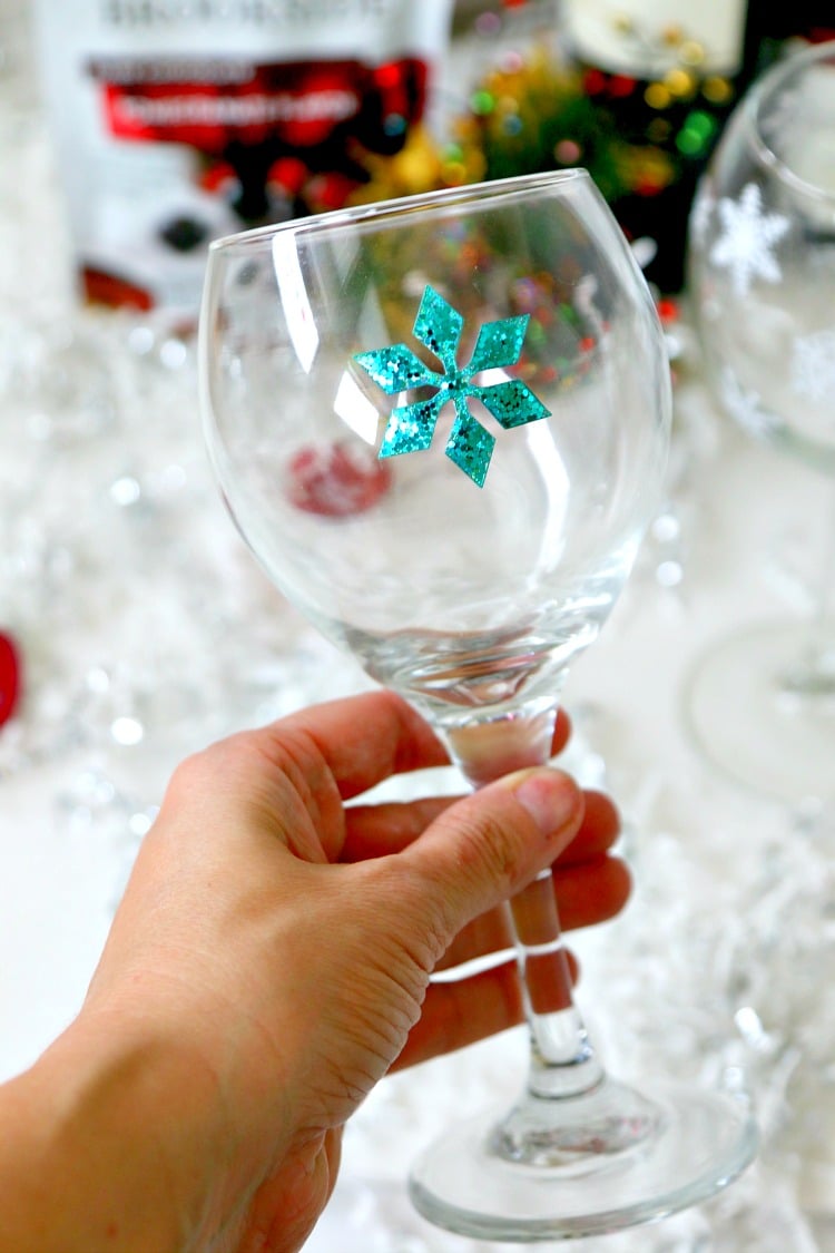 Create a holiday custom wine glass in 30 seconds