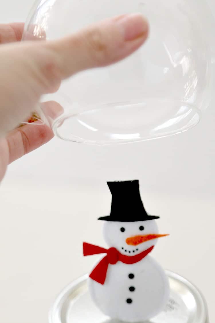 Turn your mason jar gift into a waterless snow globe that will live on and on for years to come : Christmas crafting