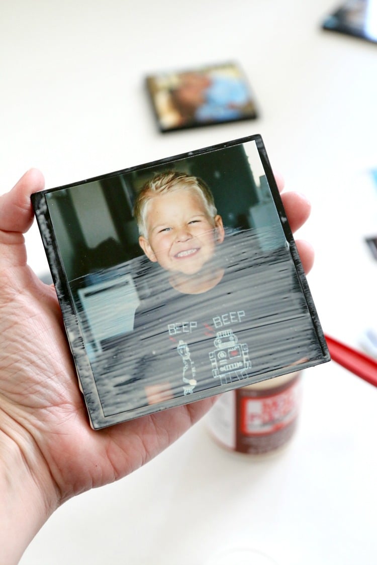 DIY Photo Coasters : 5 minutes of Crafting for a gift that never gets returned, tell them you love them with photographs