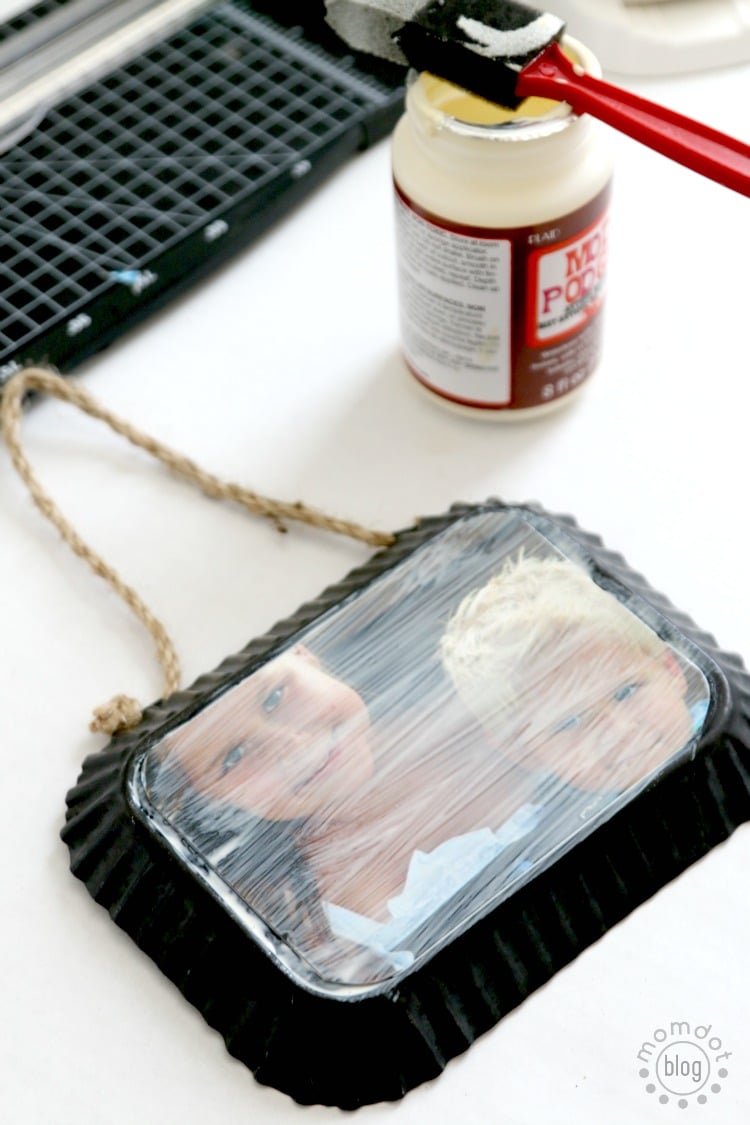 Metal Frame DIY Personalized and Homemade Ornament, perfect for Grandma. Takes minutes to make!