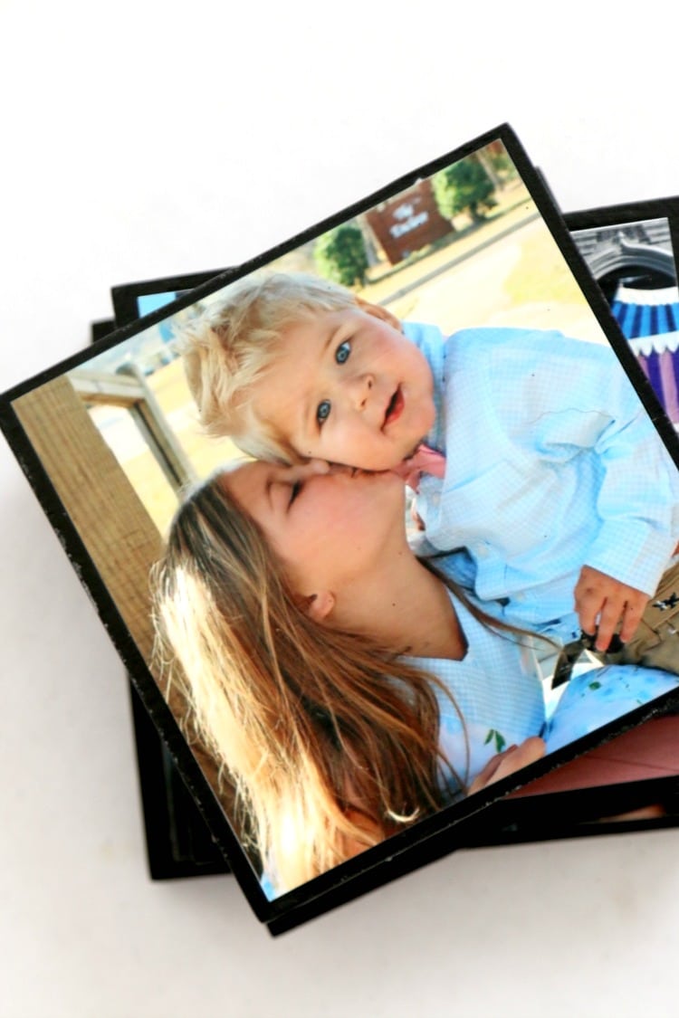 DIY Photo Coasters : 5 minutes of Crafting for a gift that never gets returned, tell them you love them with photographs