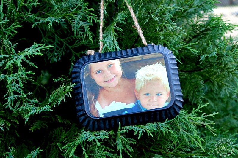 Metal Frame DIY Personalized and Homemade Ornament, perfect for Grandma. Takes minutes to make!