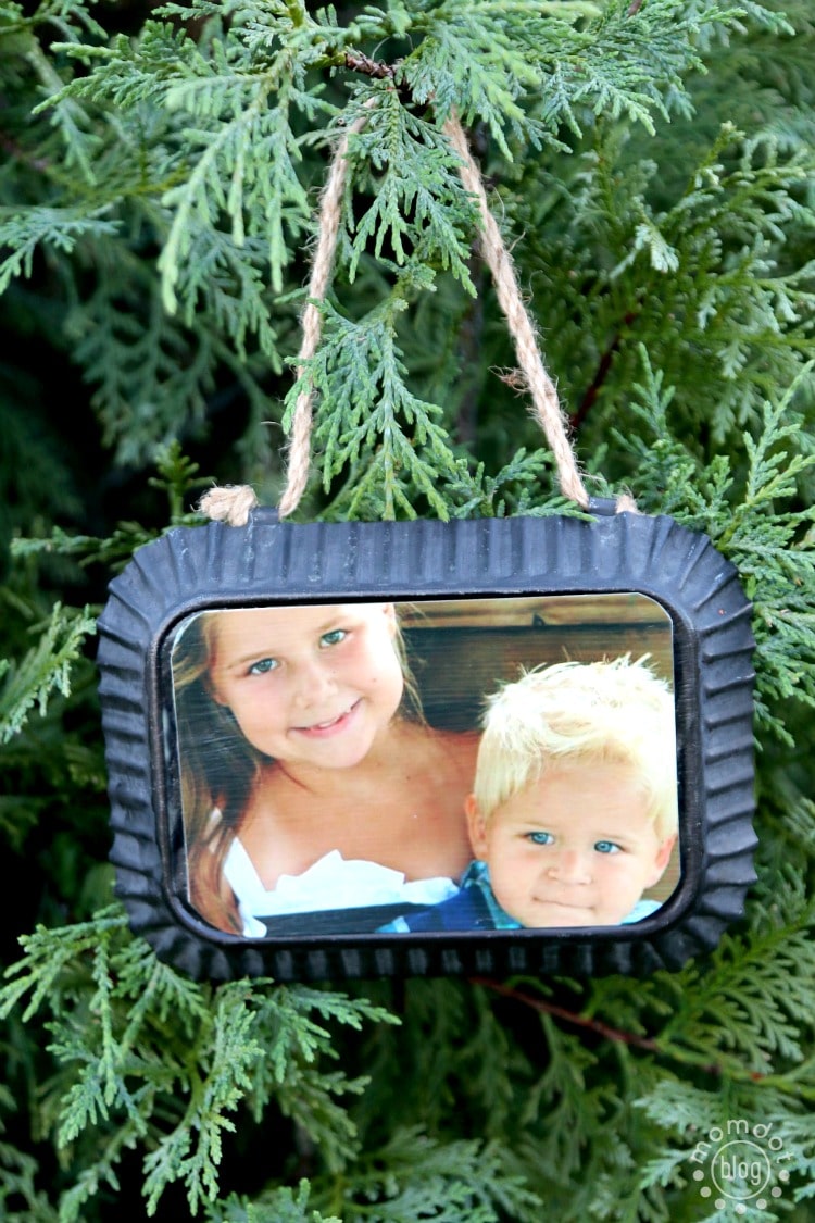 Metal Frame DIY Personalized and Homemade Ornament, perfect for Grandma. Takes minutes to make!