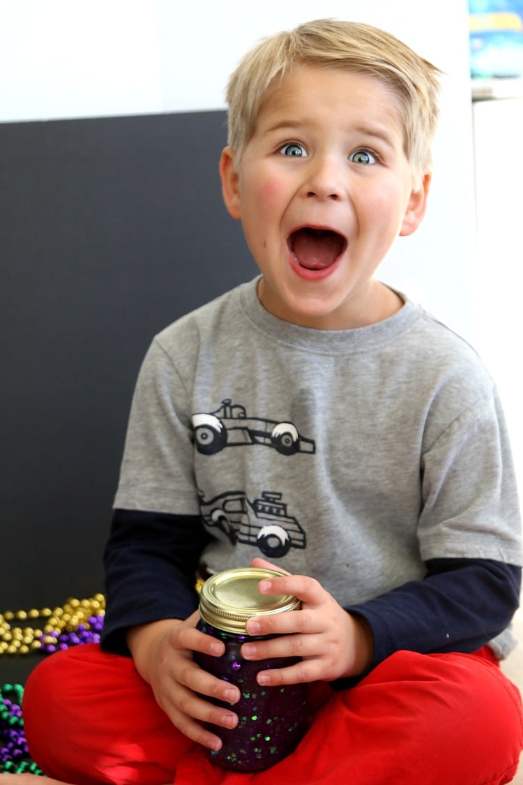 Calming Jar: Create a Mardi Gras Calm down jar, 3 recipes ideas in this DIY "sit down" project