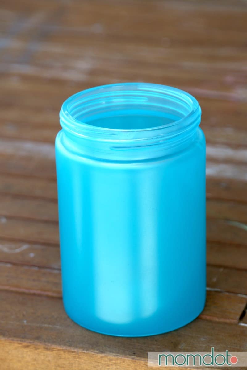 How to Sea glass a Mason Jar, Marbelize a mason jar, and then turn it into the most beautiful vase you own (all from a regular glass one!) 5 minute DIY that will BLOW YOUR MIND. Plus bonus tutorial on how to make mom a photo serving tray